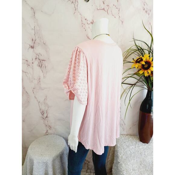 COOPER & ELLA Plus Eyelet-Sleeves Top - Picture 5 of 8